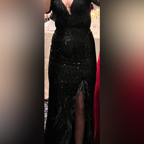 Black evening dress - Picture 4 of 4